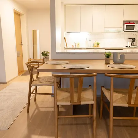 Renovated Family Apartment, Close To Public Transport * Vantaa