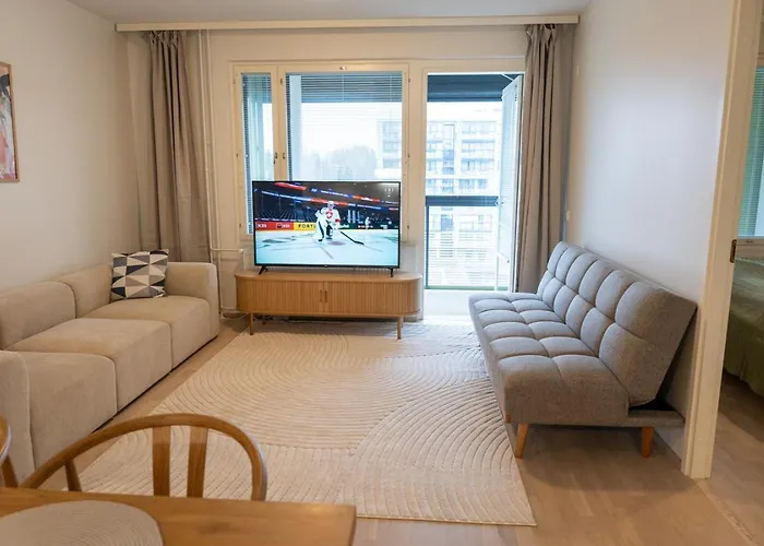 Renovated Family Apartment, Close To Public Transport *