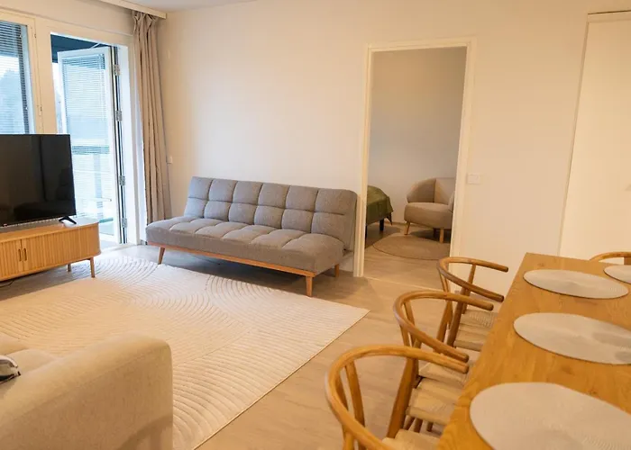 Renovated Family Apartment, Close To Public Transport Appartamento *