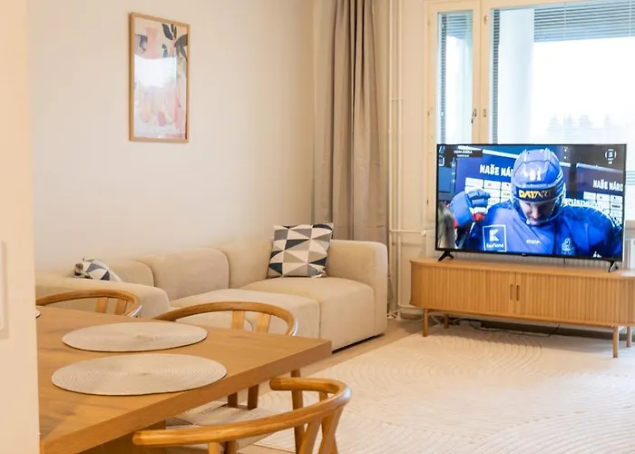 Renovated Family Apartment, Close To Public Transport *